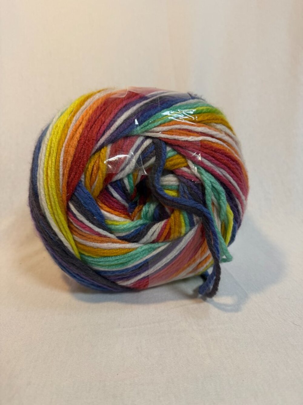 Caron Anniversary Jumbo Cakes Yarn Prismatic NWT 1061 Yds Super Bulky Limited Ed - Picture 6 of 6